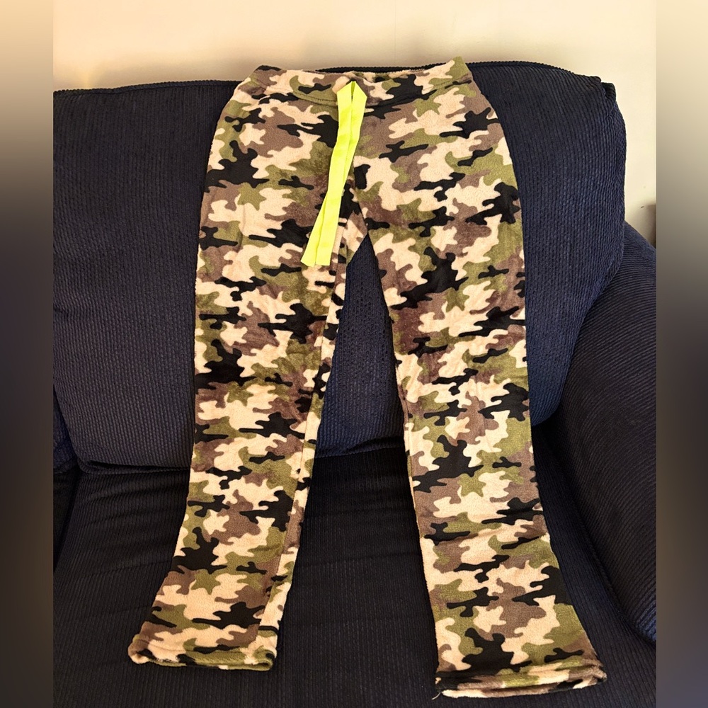 Camo lounge pants